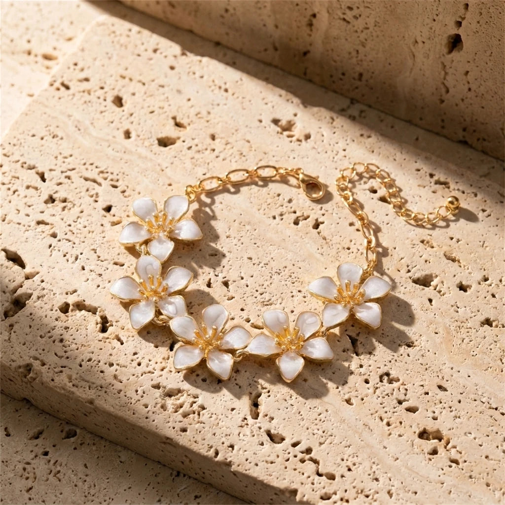 Hawaiian White Enamel Flower Anklet for Women Gold Color Tropical Beach Floral Ankle Bracelet Summer Vacation Foot Jewelry
